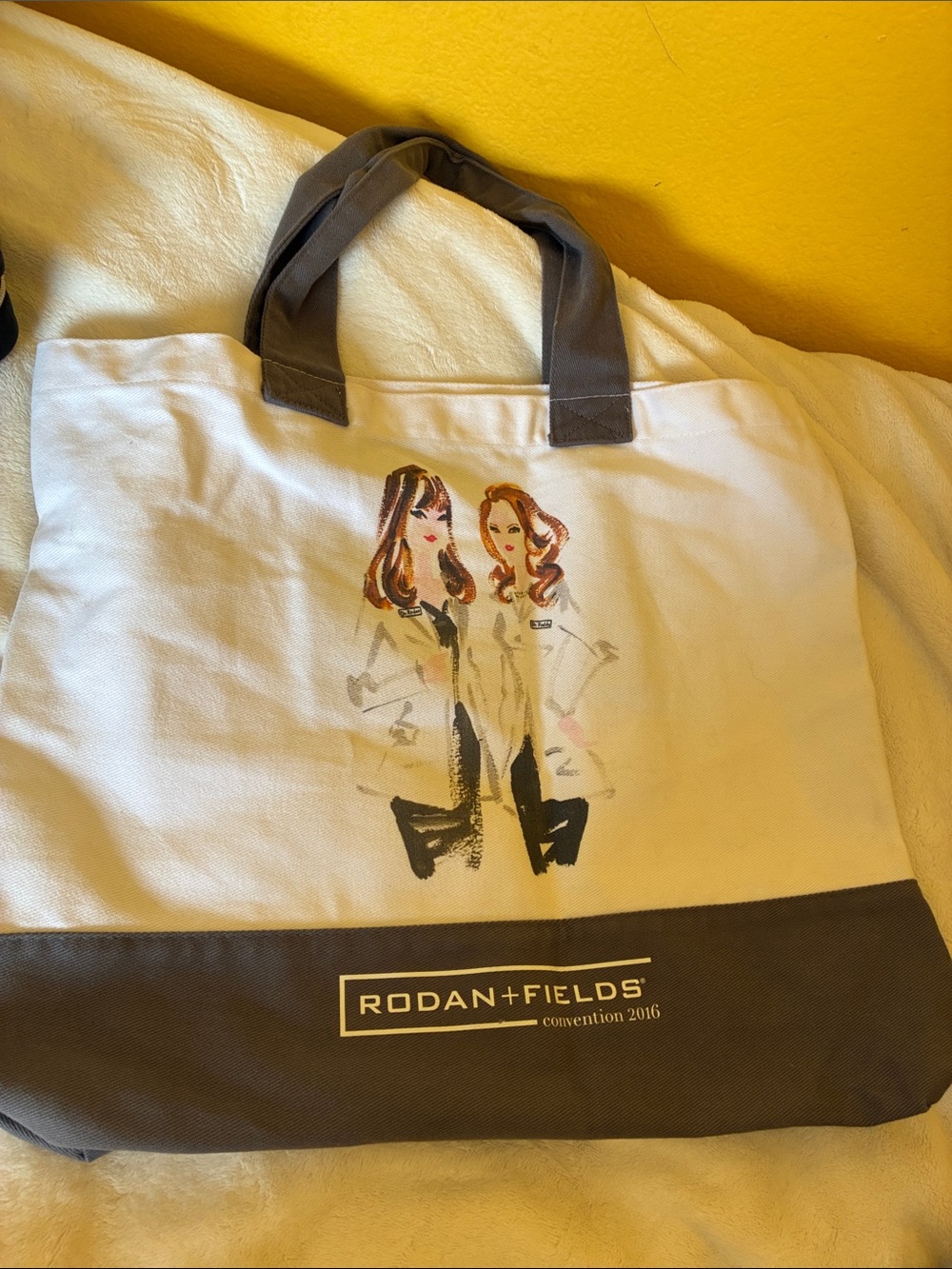 Rodan + Fields White Canvas Tote with Gray Trim and Illustration